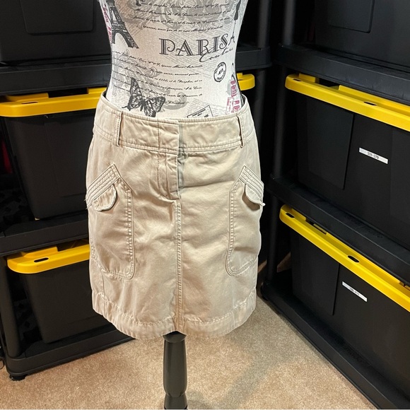 Banana Republic Khaki Skirt - Picture 4 of 8